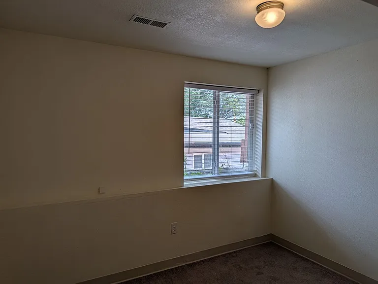 Eleventh St 506 S. — Photo 9