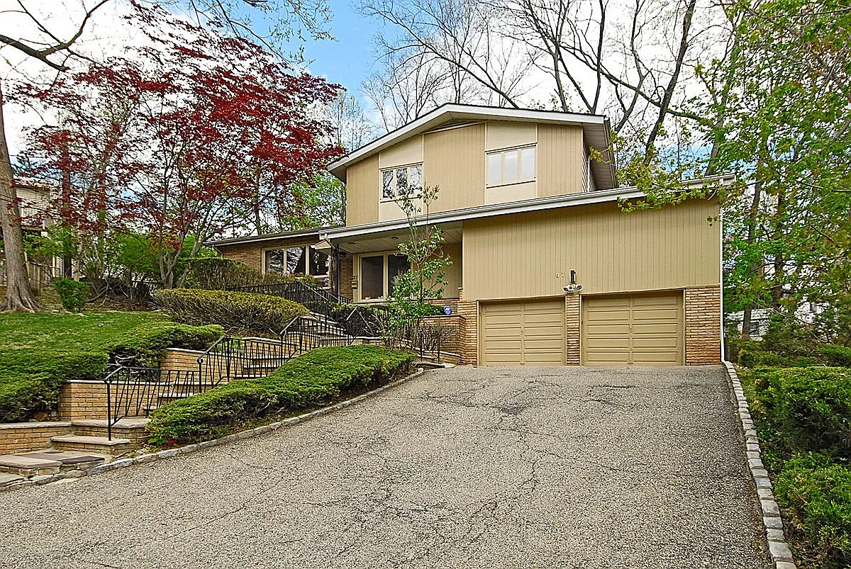 37 Curtis Ave photo 1