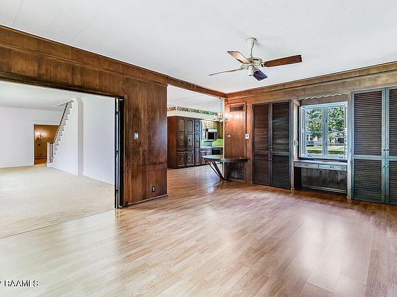5th image of 706 E Hutchinson Ave