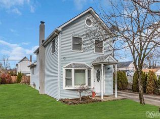 13 Railroad Ave, Helmetta, NJ 08828