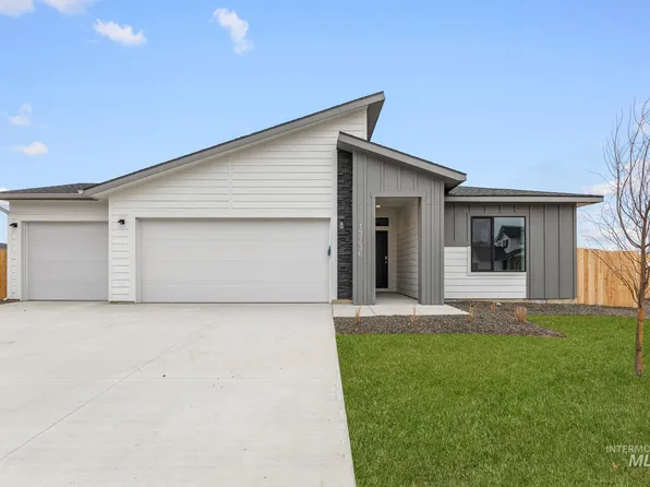 951 NE Trailridge St, Mountain Home, ID 83647