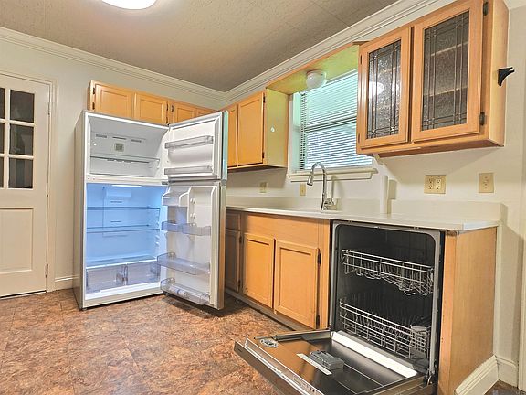 3rd image of 2351 Sweetleaf St