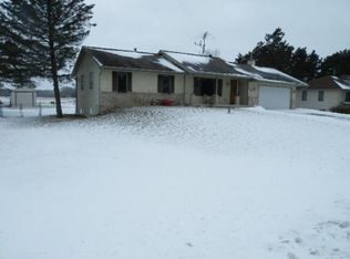 559 Forstrom Dr, Lowell, MI 49331