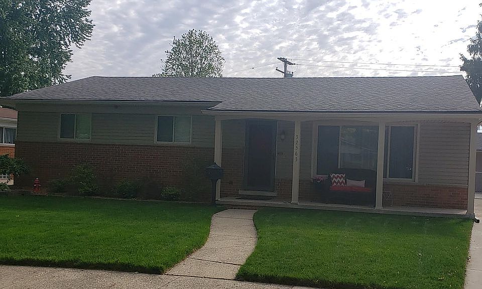 1st image of 32563 Oakley St