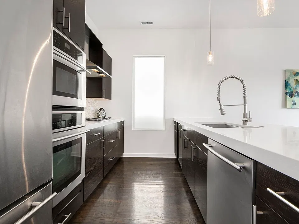 2208 W Chicago Ave #4