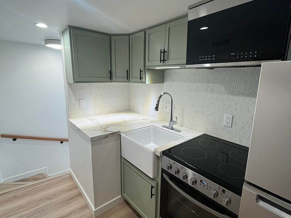 1st image of 446A W Live Oak Dr