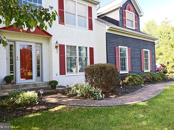 2nd image of 824 Robert Dean Dr