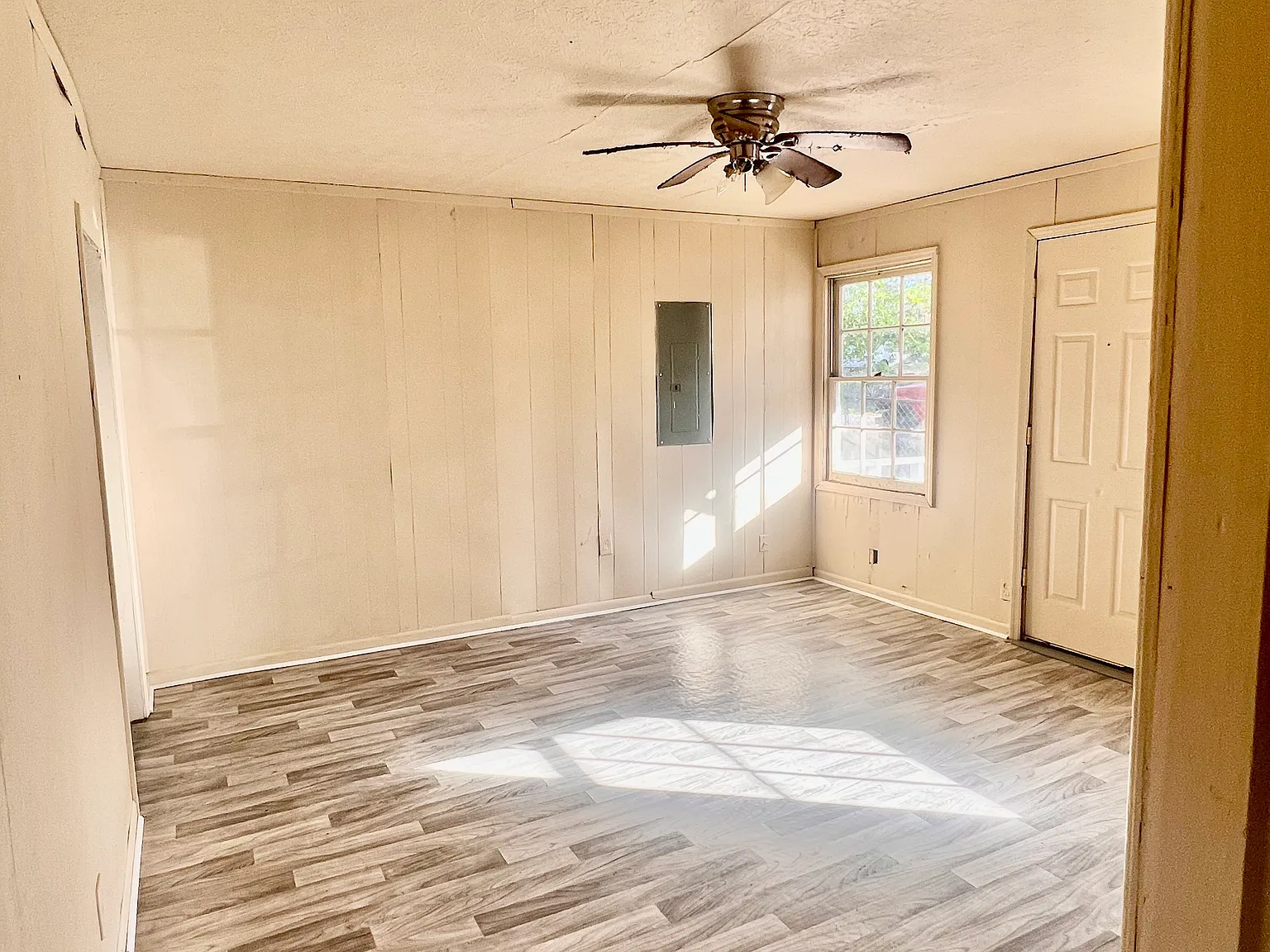 804 9th Pl — Photo 2