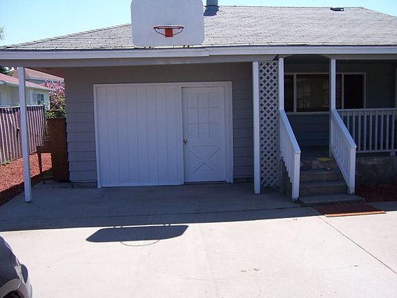 4th image of 3406 E 57th Ave