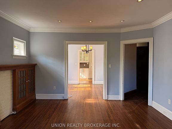 4th image of 54 Wineva Ave