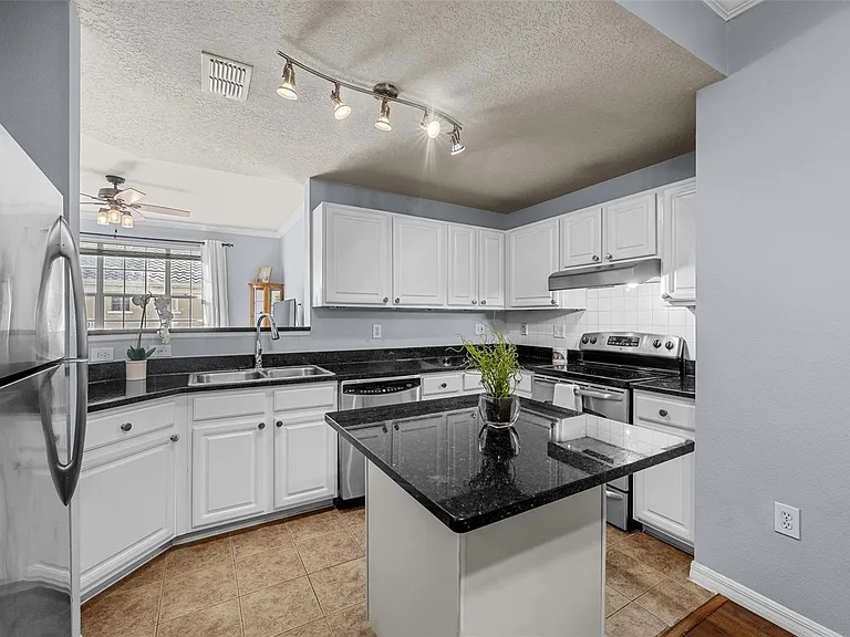 501 Knights Run Ave #1123 — Photo 17