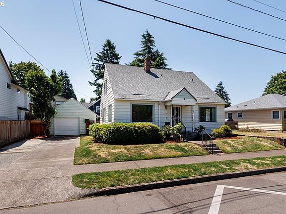 2nd image of 4440 SE Evergreen St