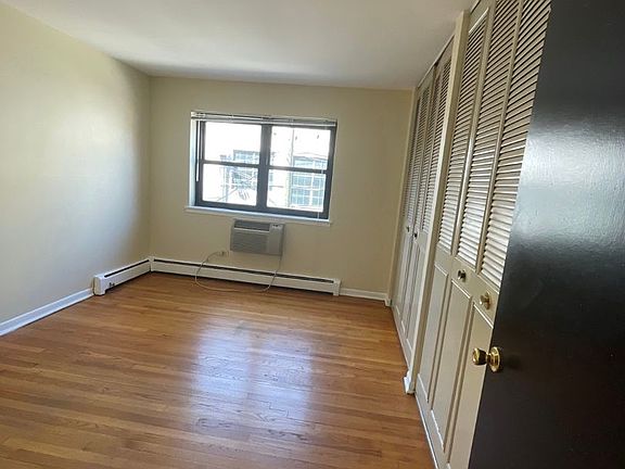 2nd image of 3160 N Cambridge Ave APT 507