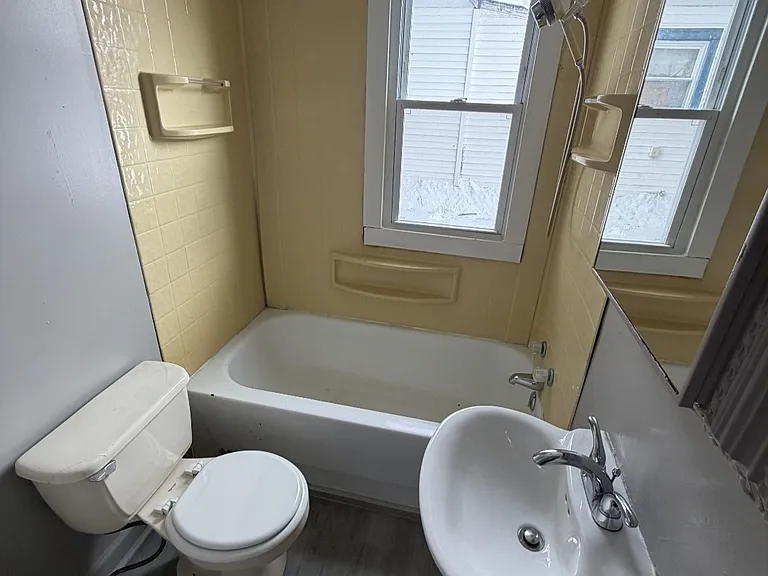2526 White St — Photo 13