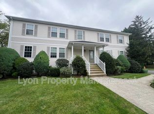 79 Cottage St APT 4, Pawtucket, RI 02860