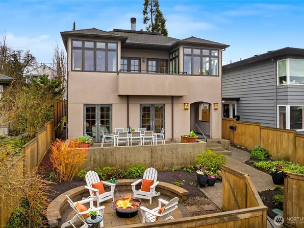 3773 SW Grayson Street, Seattle, WA 98126