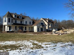 1240 New Chester Rd, New Oxford, PA 17350