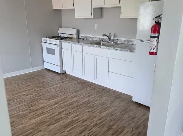 1665 Pagel Ave #6, Lincoln Park, MI 48146