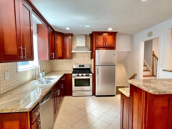 5th image of 52 Glendale Ave