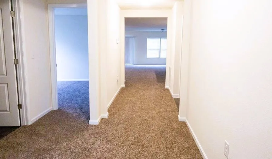 Entrance Hall - 21 Sand Wedge Ln