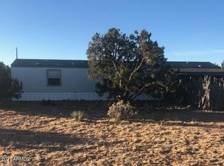 25955 W Ventura Dr, Seligman, AZ 86337