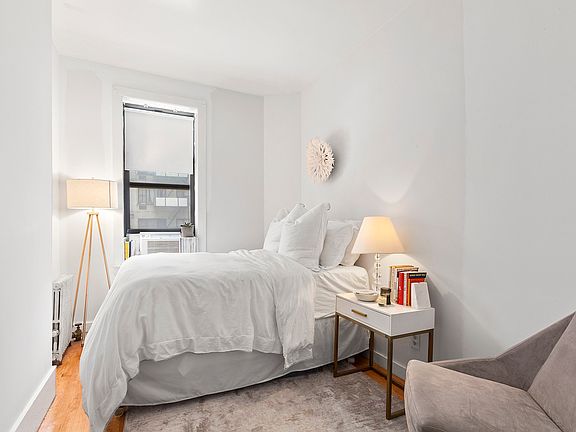5th image of 1827 2nd Ave #2E27