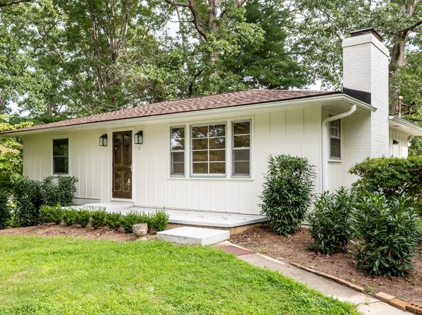 2 Ridgefield Pl