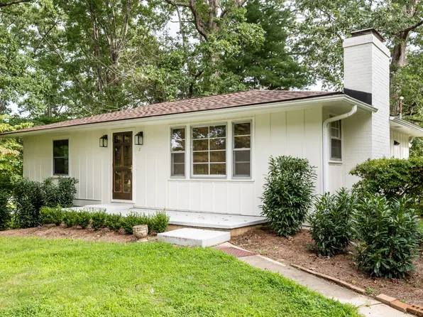 2 Ridgefield Pl, Asheville, NC 28803