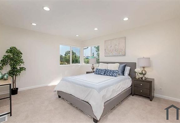 5th image of 2370 Warfield Way