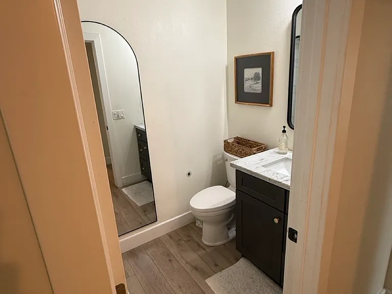 Downstairs full bathroom