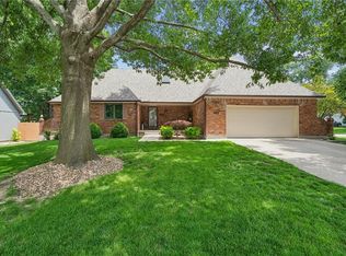 1025 SE Bridgehampton Way, Lees Summit, MO 64081