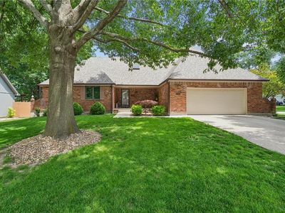 1025 SE Bridgehampton Way, Lees Summit, MO, 64081