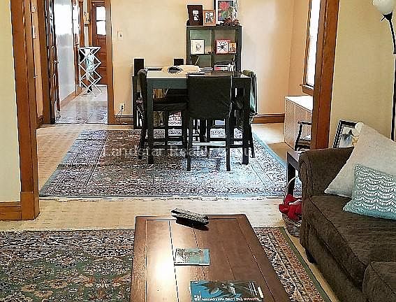 4th image of 3748 W Cornelia Ave #2