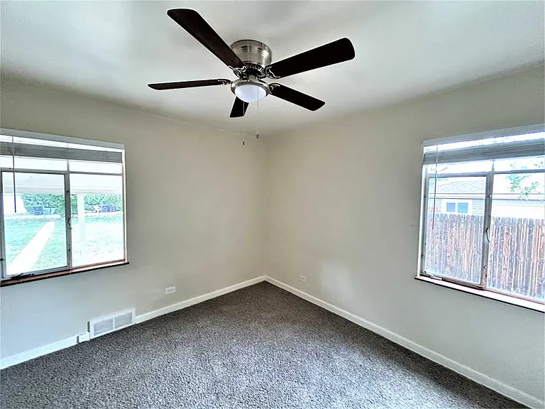 1811 S Saint Paul St — Photo 5