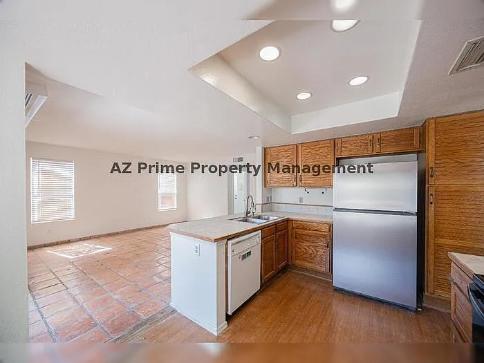 489 W Carmen St — Photo 12