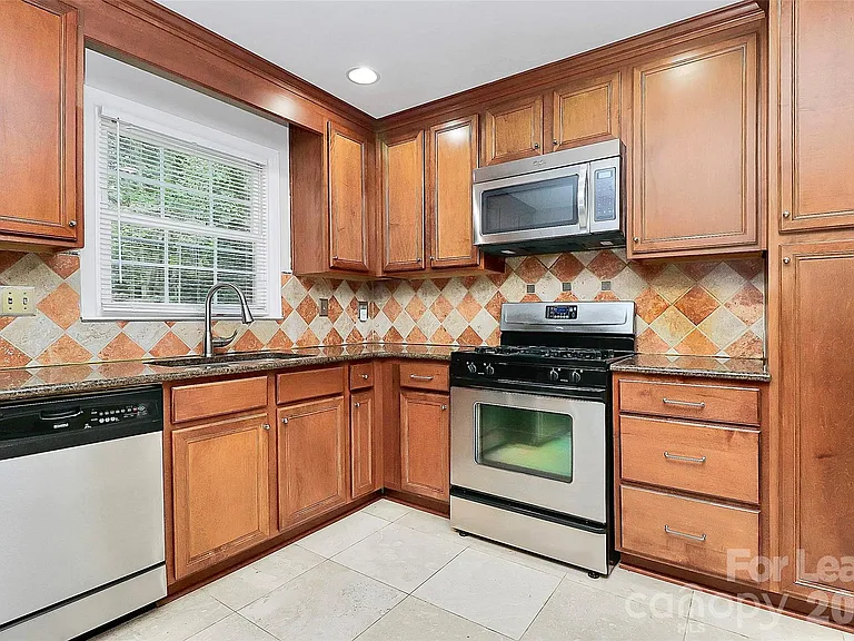 6133 Colchester Pl — Photo 23