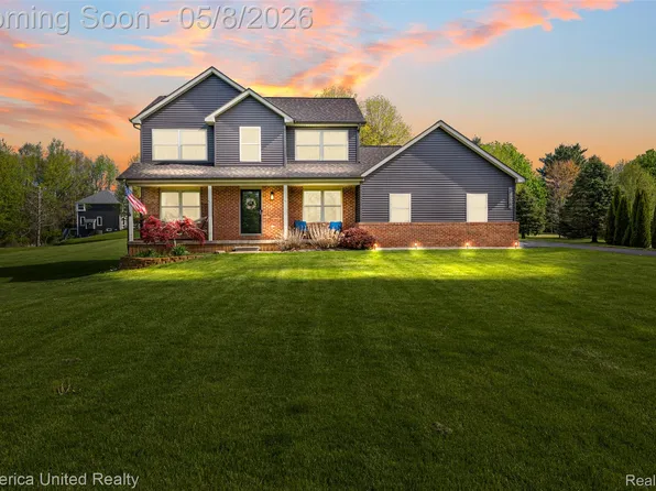 2558 Clivedon Rd, Howell, MI 48843