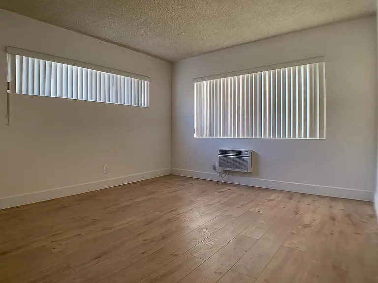524 E Palm Ave #4 — Photo 10