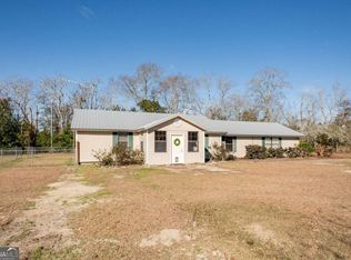 101 Pebble Ln, Pearson, GA 31642