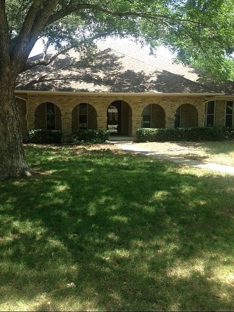 1st image of 433 Frankie Ln