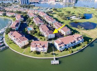 553 Sandy Hook Rd, Treasure Island, FL 33706