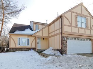 207 Augusta Dr, Vernon Hills, IL