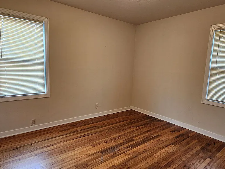 1720 Oregon Dr — Photo 12