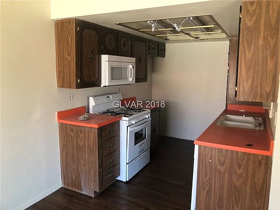 5th image of 210 Shadybrook Ln Unit D