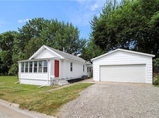 6406 SW 11th St, Des Moines, IA 50315