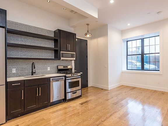 2nd image of 196 Montrose Ave APT 1
