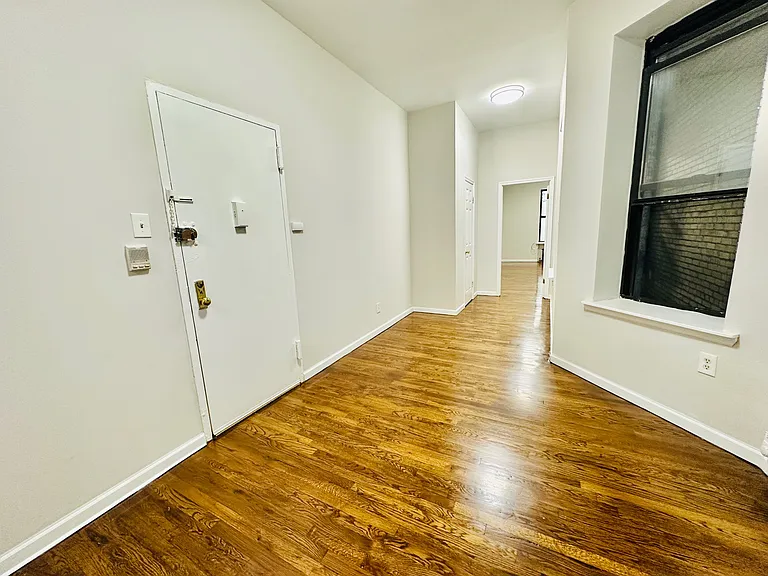 228 W 24th St #1E — Photo 5
