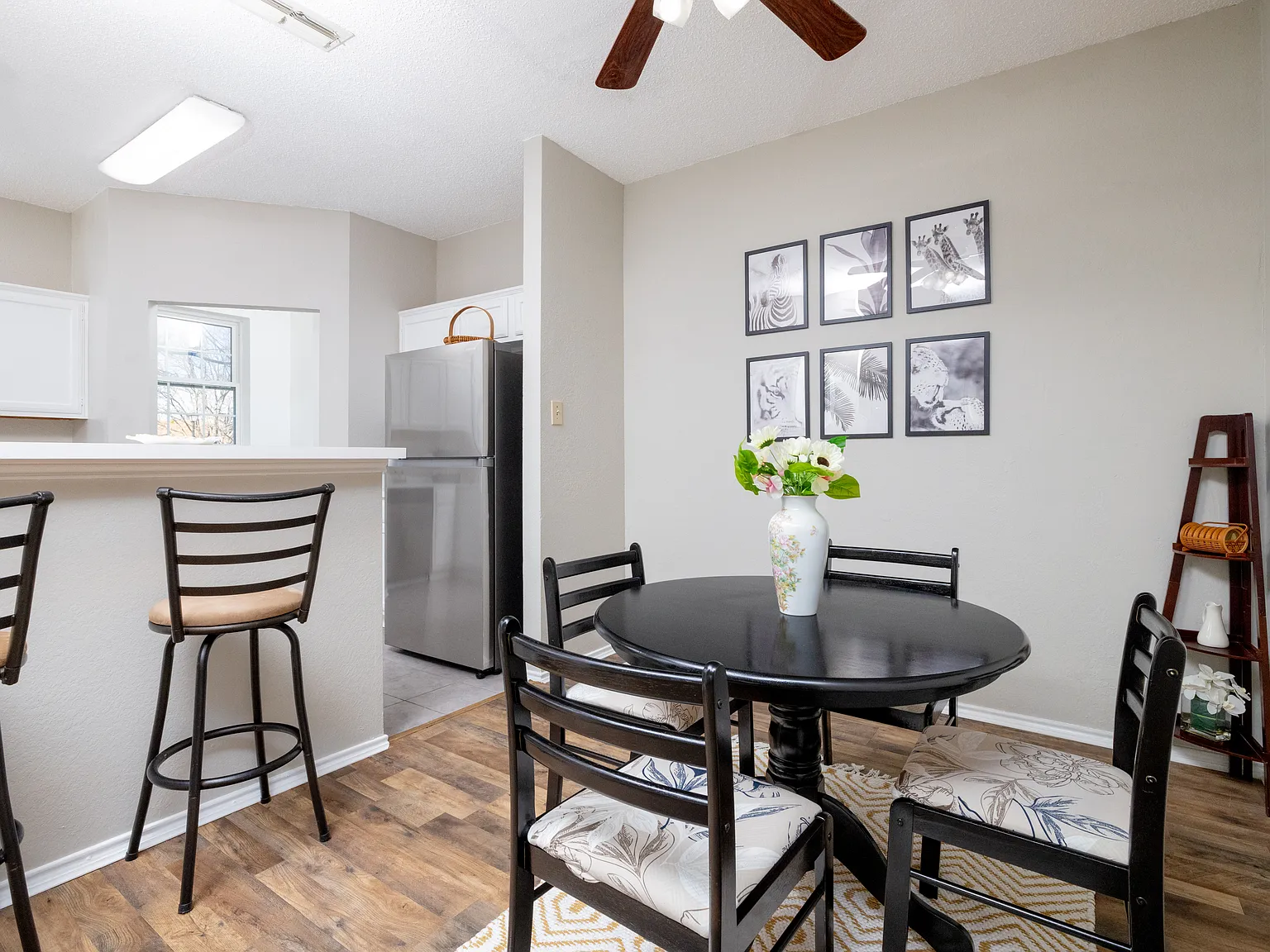 3 bed, 1300 sqft, $3,900 — Photo 4