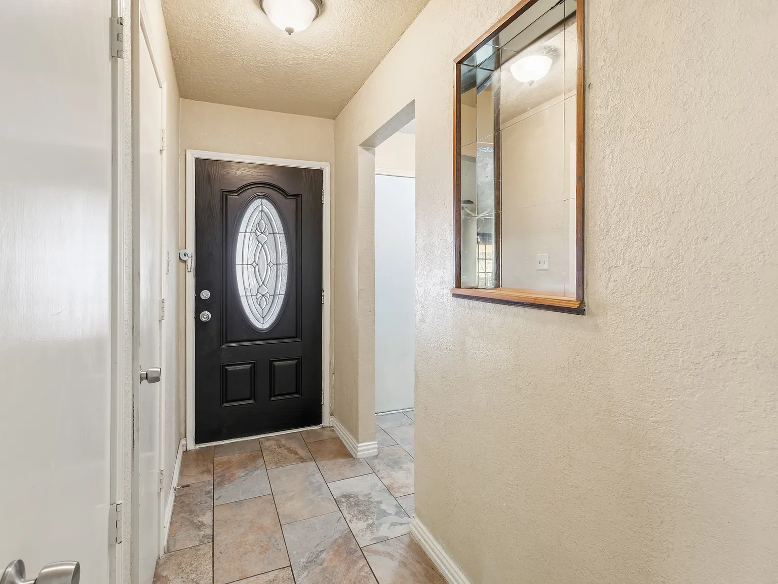 3 bed, 1798 sqft, $2,500 — Photo 3