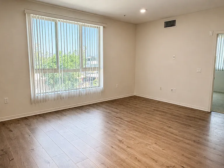 Aura NoHo Luxury Apartments — Photo 43